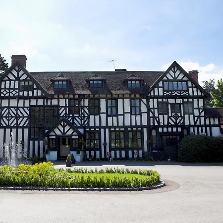 The Manor Elstree Hotel Екстериор снимка