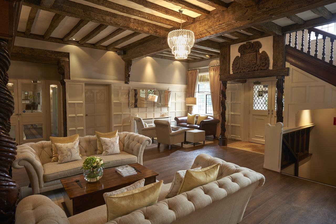 The Manor Elstree Hotel Екстериор снимка