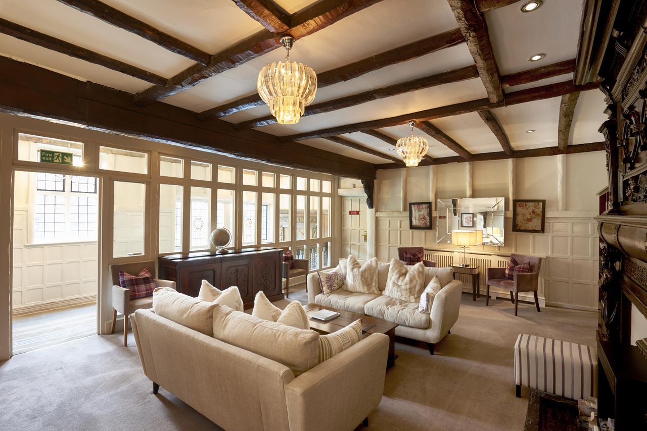 The Manor Elstree Hotel Екстериор снимка