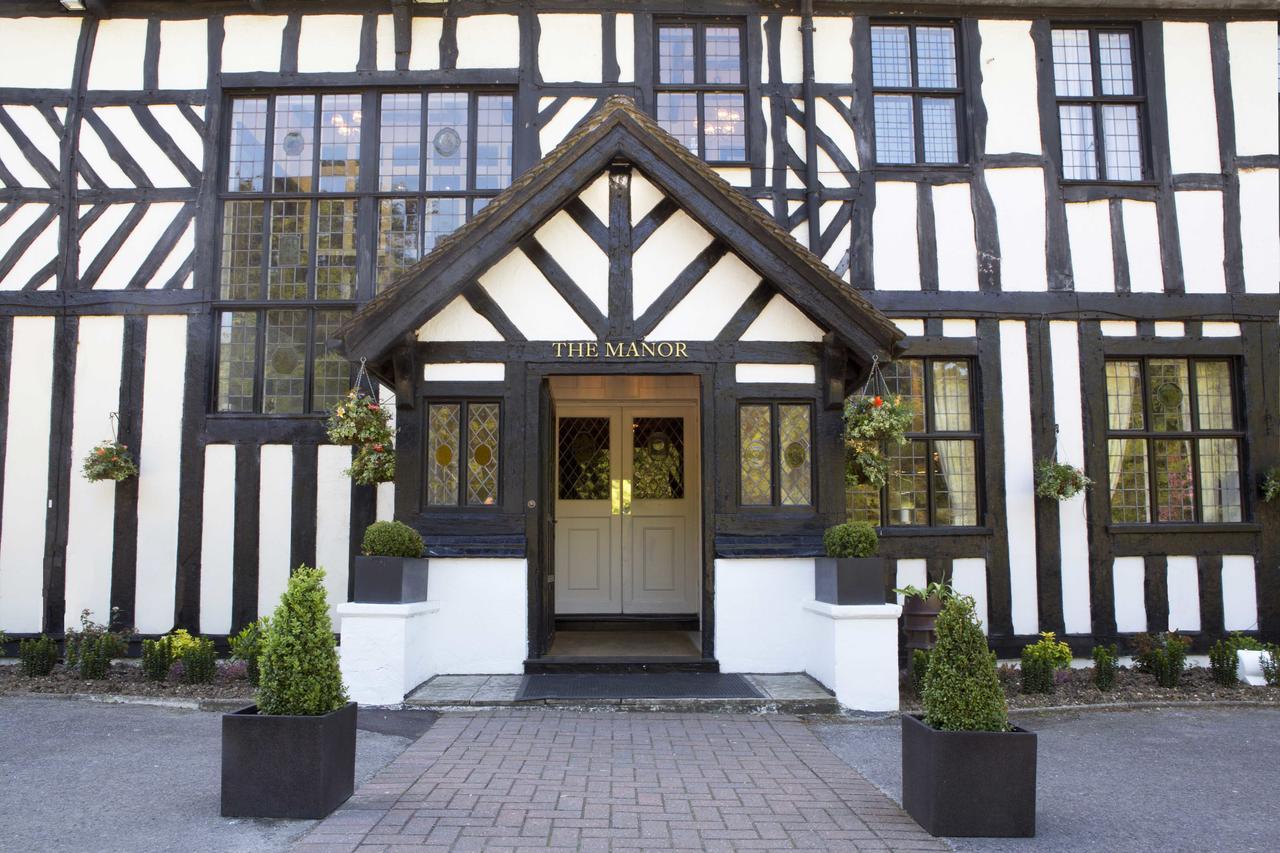 The Manor Elstree Hotel Екстериор снимка